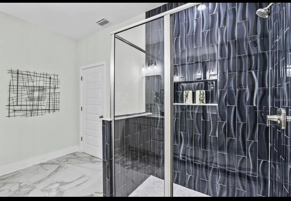 Spacious Modern 5-Bedroom House, Close To Downtown Tampa 0*,  USA