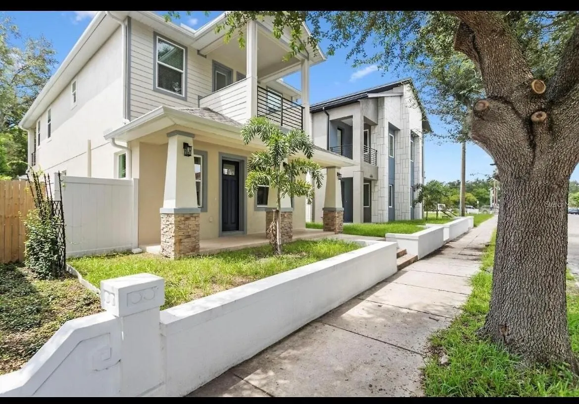 Spacious Modern 5-Bedroom House, Close To Downtown Tampa USA