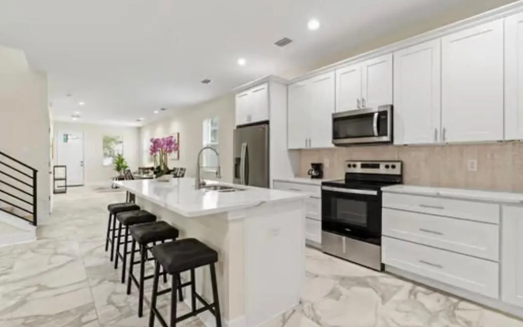 Villa Spacious Modern 5-Bedroom House, Close To Downtown Tampa