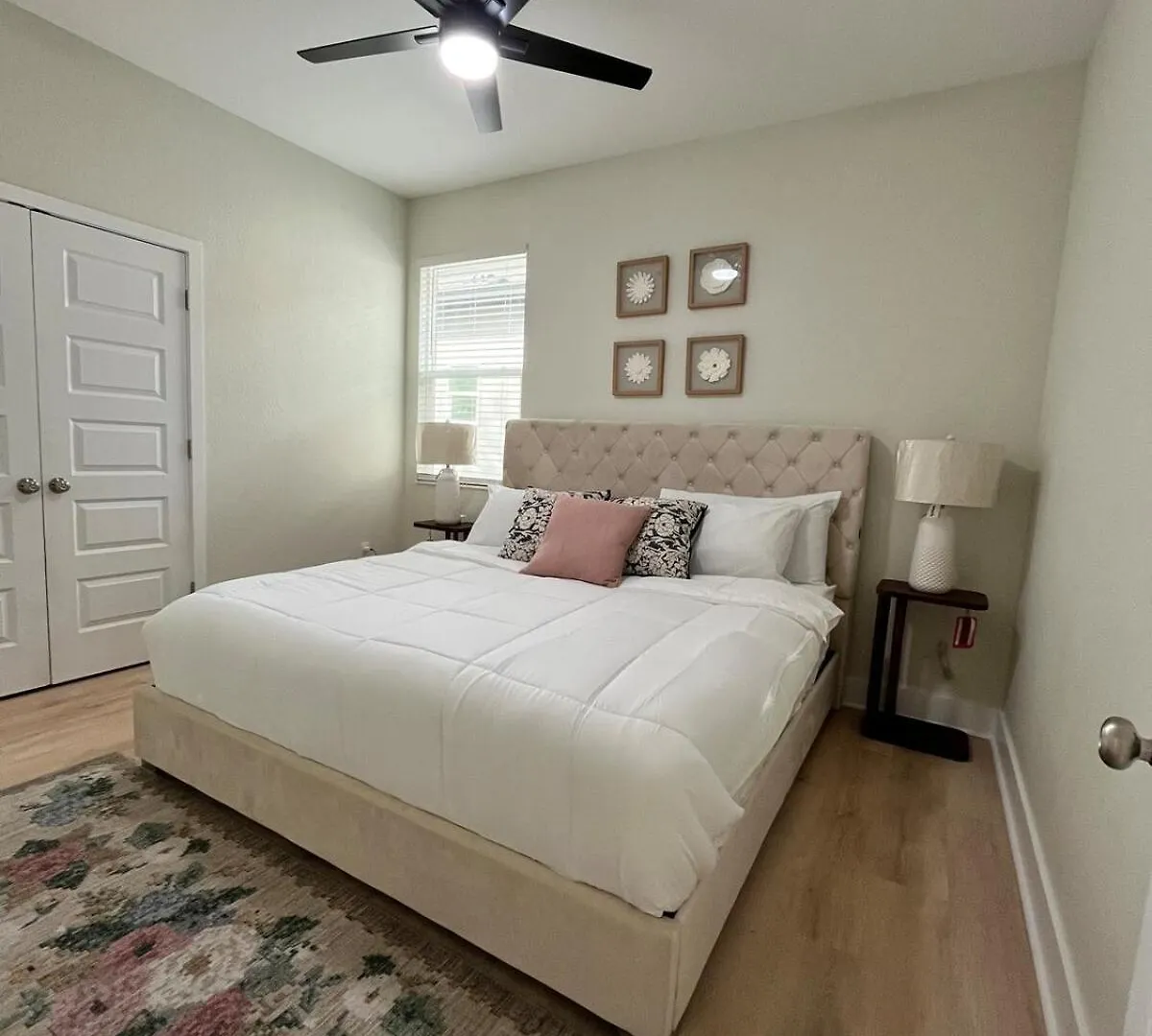 Spacious Modern 5-Bedroom House, Close To Downtown Tampa Villa