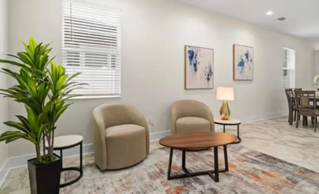 Spacious Modern 5-Bedroom House, Close To Downtown Tampa Villa
