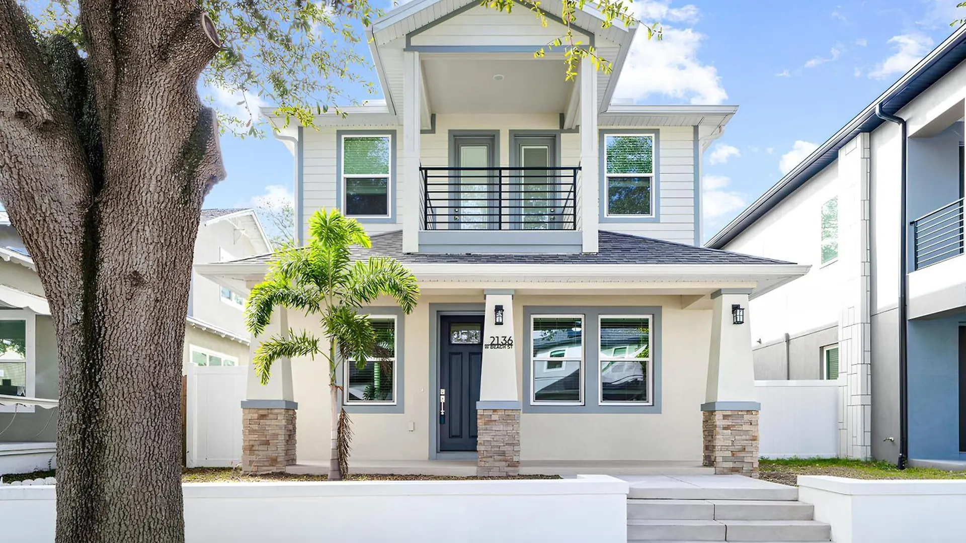 Spacious Modern 5-Bedroom House, Close To Downtown Tampa USA