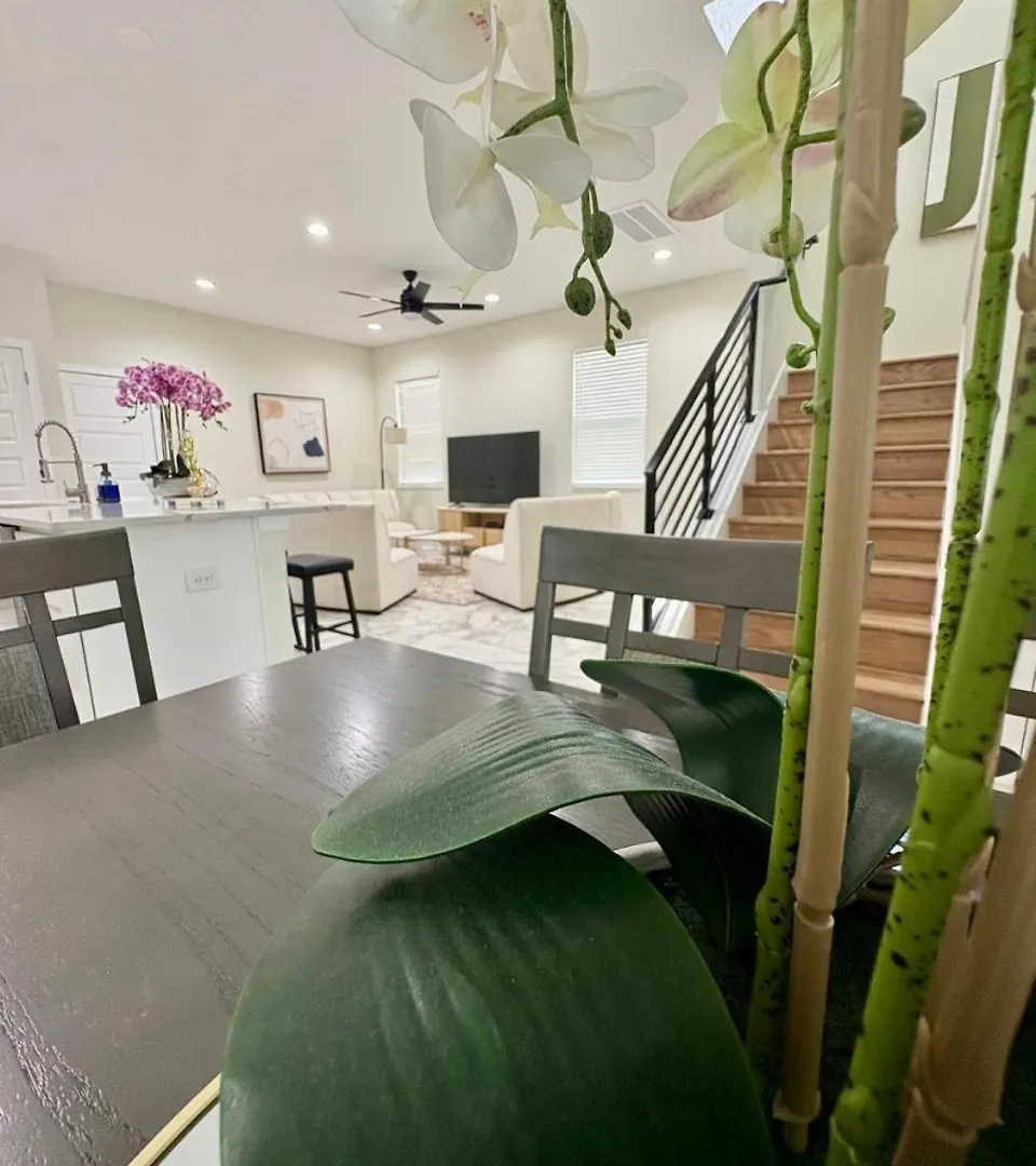 Villa Spacious Modern 5-Bedroom House, Close To Downtown Tampa