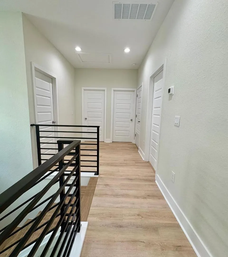 Spacious Modern 5-Bedroom House, Close To Downtown Tampa USA