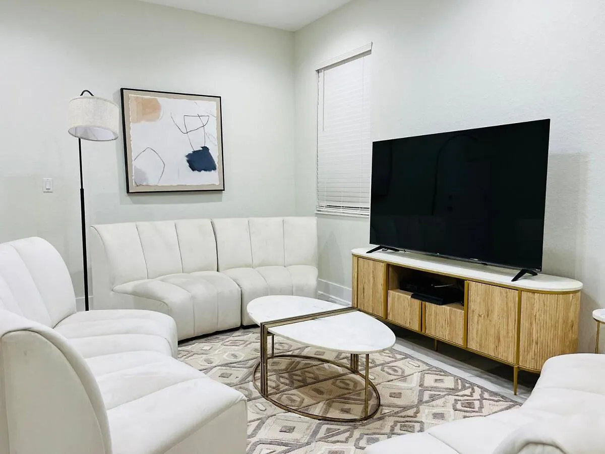 Spacious Modern 5-Bedroom House, Close To Downtown טאמפה ארצות הברית