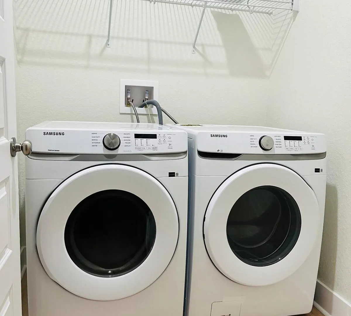 Spacious Modern 5-Bedroom House, Close To Downtown טאמפה